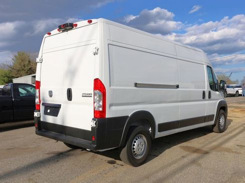 Used 2024 RAM ProMaster 2500 w/ Convenience Group FWD image 5