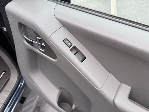 Used 2019 Nissan Frontier SV AWD/4WD image 38