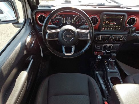 Used 2022 Jeep Wrangler Unlimited Rubicon w/ Cold Weather Group image 13