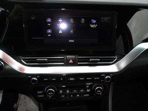 Used 2022 Kia Niro EX Premium image 19