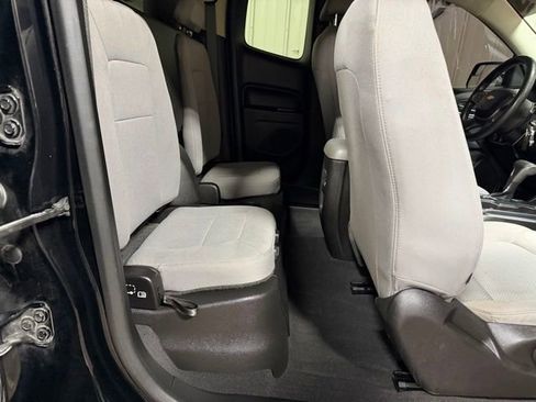 Used 2019 Chevrolet Colorado W/T w/ WT Convenience Package AWD/4WD image 18