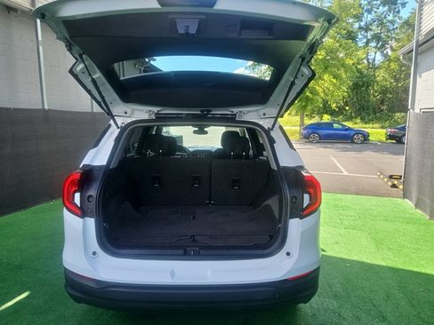 Used 2020 GMC Terrain SLE FWD image 30