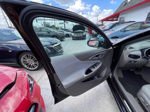 Used 2020 Chevrolet Malibu LT FWD image 11