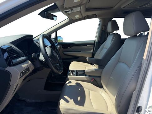 Used 2024 Honda Odyssey Touring image 10