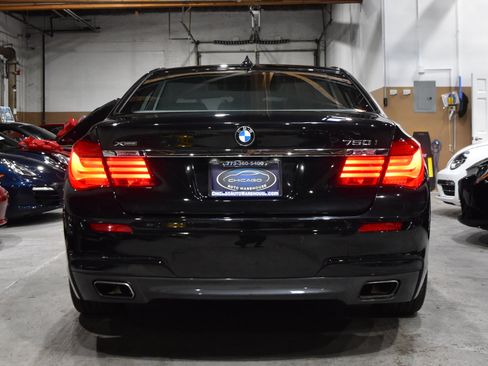 Used 2013 BMW 750i xDrive image 8