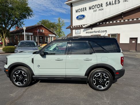 Used 2024 Ford Bronco Sport Outer Banks w/ Tech Package image 2