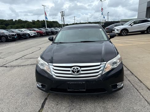 Used 2011 Toyota Avalon Limited FWD image 3