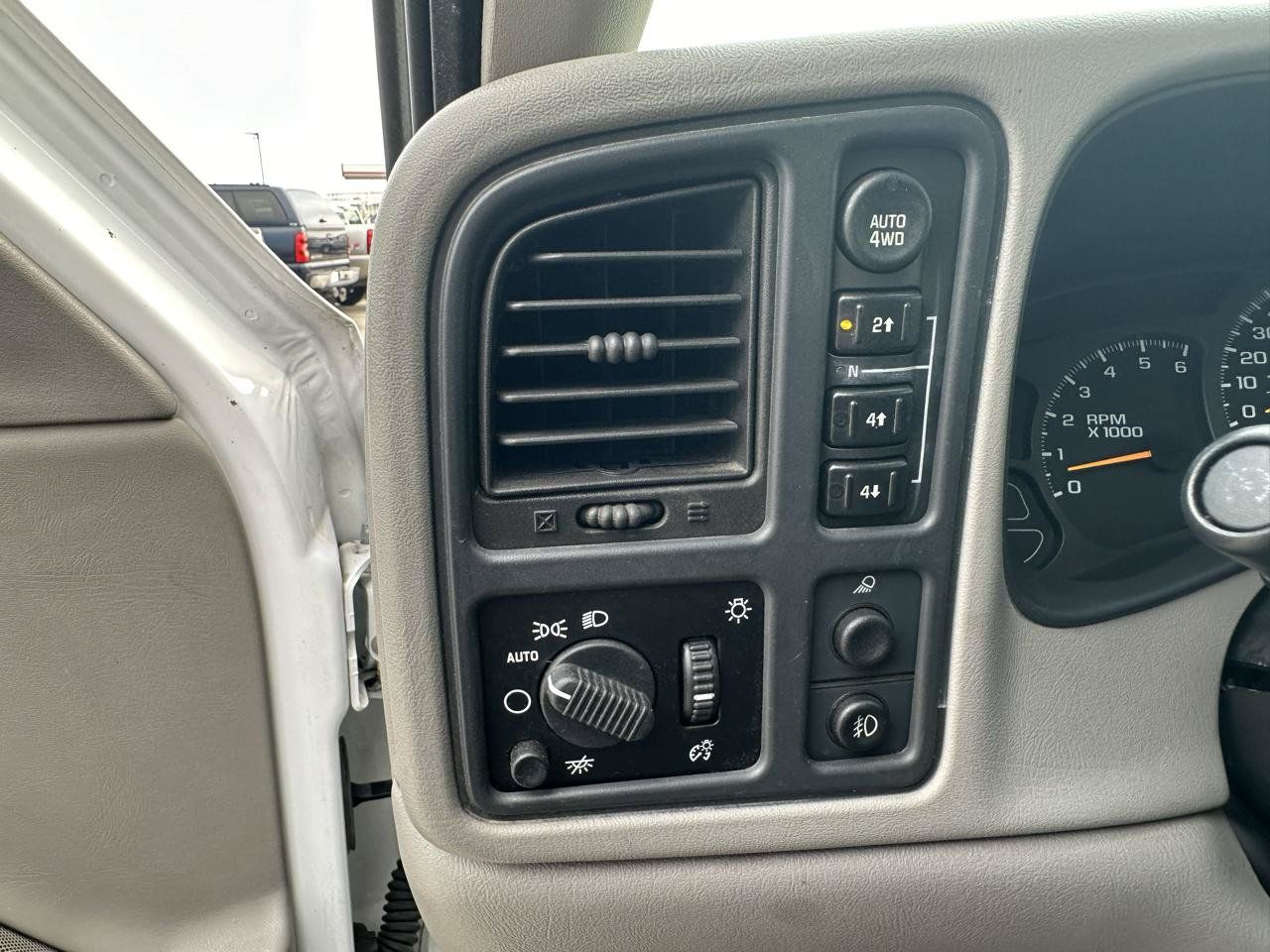 Used 2004 Chevrolet Silverado 1500 4x4 Extended Cab w/ Z71 Convenience Package 2 image 51