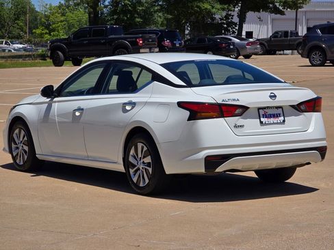 Used 2022 Nissan Altima 2.5 S FWD image 6