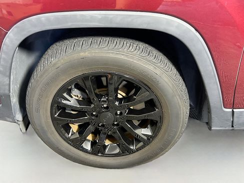 Used 2020 Jeep Cherokee Latitude FWD image 11