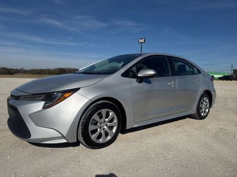 Used 2024 Toyota Corolla LE image 1