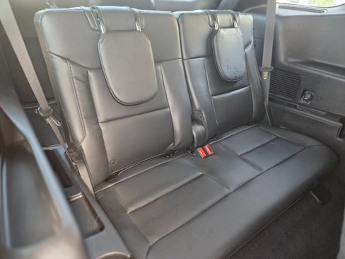 Used 2020 Ford Explorer XLT w/ Equipment Group 202A RWD image 12