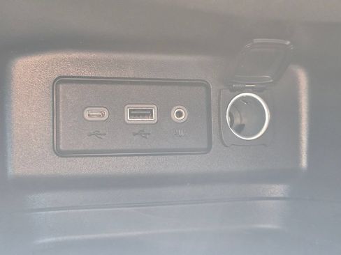 Used 2023 Chevrolet Equinox LT FWD image 27