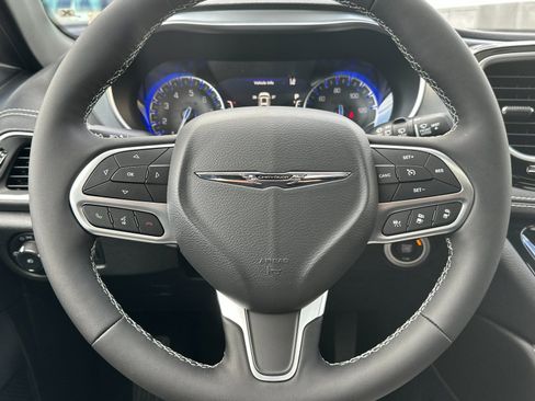 New 2026 Chrysler Pacifica Limited image 25