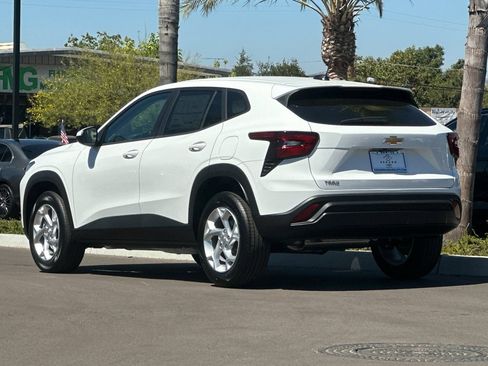 New 2026 Chevrolet Trax LS w/ LS Convenience Package FWD image 6