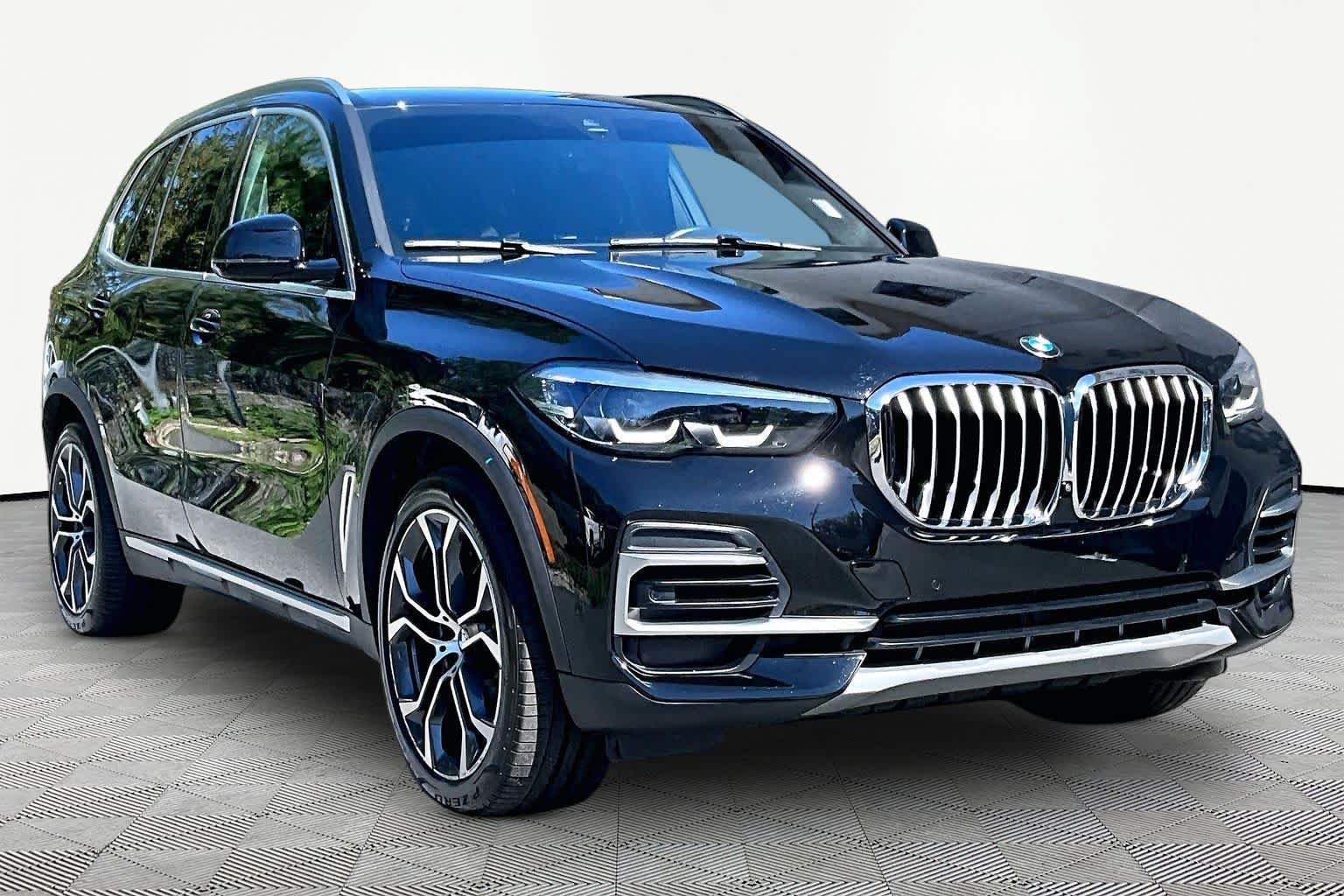 Used 2023 BMW X5 xDrive40i w/ Luxury Seating Package AWD/4WD image 3