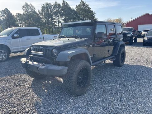 Used 2011 Jeep Wrangler Unlimited Rubicon w/ Connectivity Group image 5