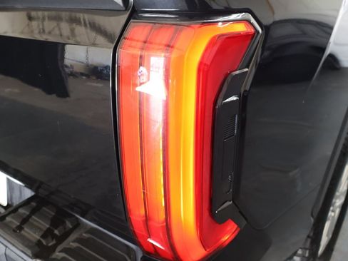 Used 2022 Toyota Tundra SR5 w/ SR5 Convenience Package image 29