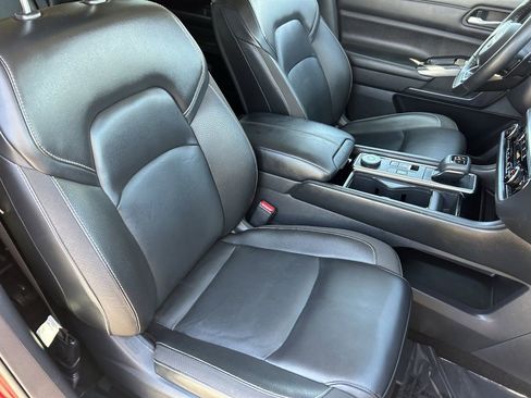 Certified 2023 Nissan Pathfinder SL AWD/4WD image 11