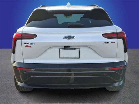 Used 2024 Chevrolet Blazer EV RS image 5