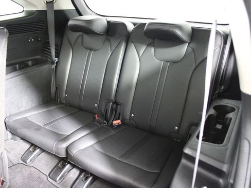 Used 2024 Kia Sorento S image 27