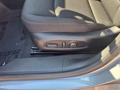 Used 2024 Chevrolet Malibu LT FWD image 21