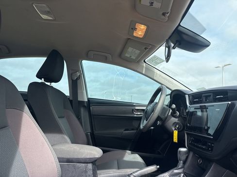 Used 2017 Toyota Corolla LE image 26