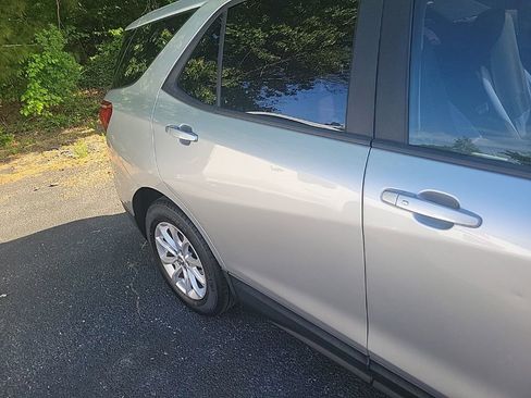 Used 2020 Chevrolet Equinox LS image 10