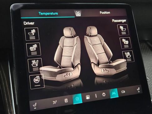 Used 2025 Cadillac Escalade Premium Luxury image 19