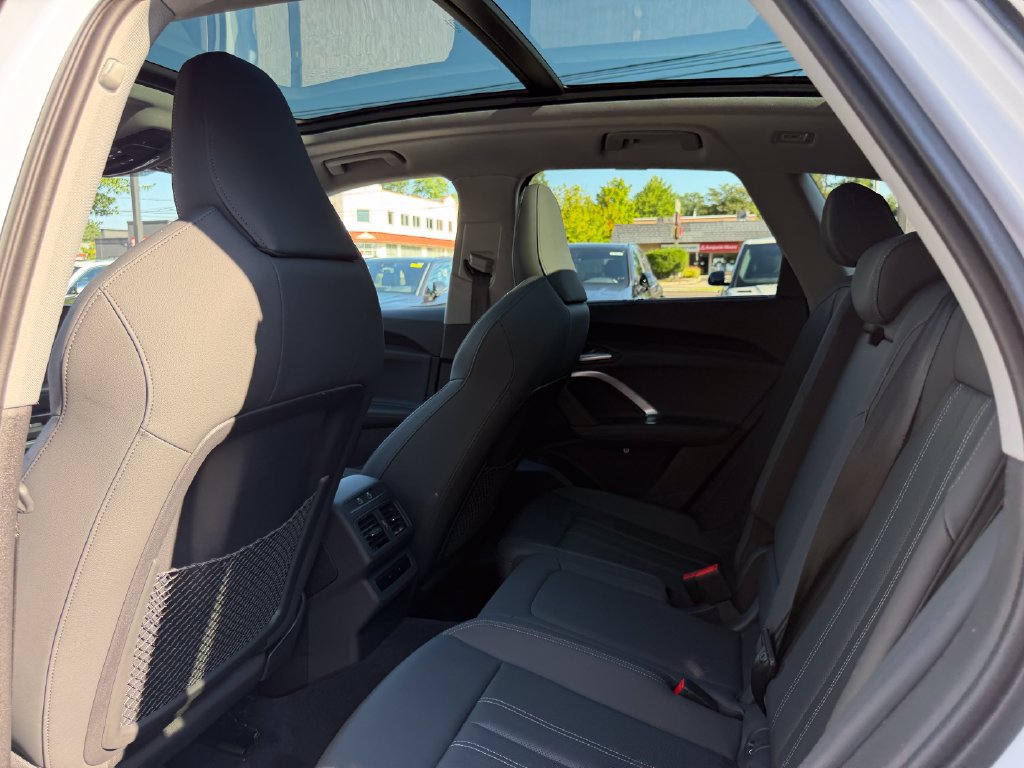 Used 2025 Audi Q5 Premium Plus w/ Premium Plus AWD/4WD image 27