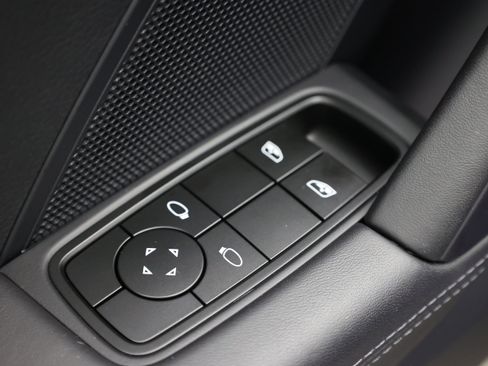 Used 2024 Porsche 911 Carrera T RWD image 19