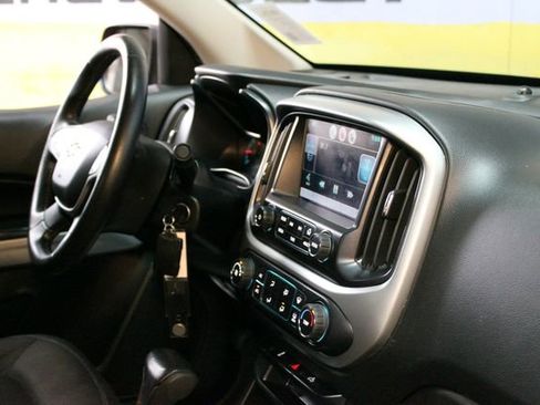 Used 2015 Chevrolet Colorado LT w/ LT Convenience Package RWD image 10