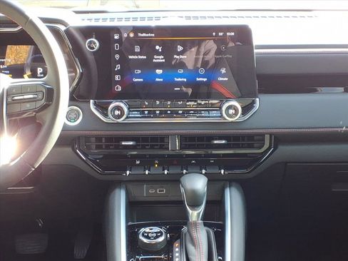 Used 2024 Chevrolet Colorado Z71 w/ Z71 Convenience Package 2 image 10