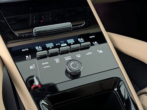 New 2026 Porsche Cayenne Coupe image 32