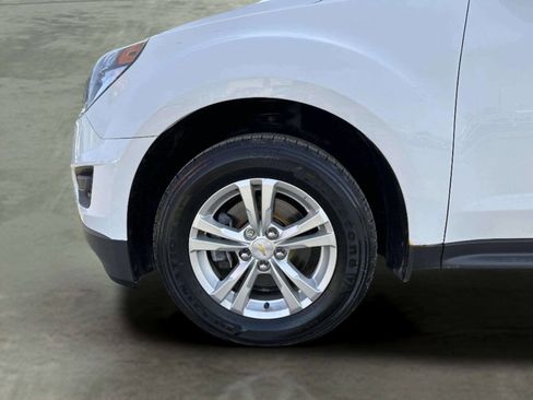 Used 2017 Chevrolet Equinox LS image 33
