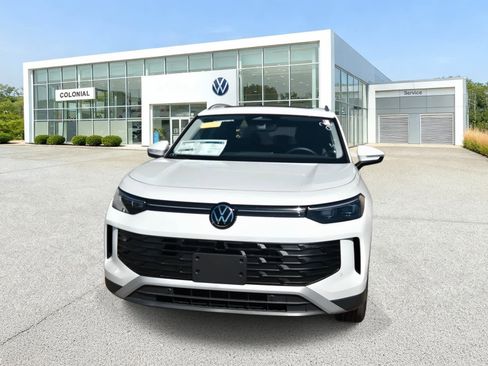 New 2026 Volkswagen Tiguan SE AWD/4WD image 2