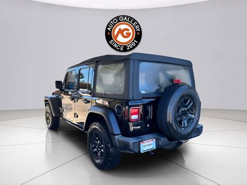 Used 2018 Jeep Wrangler Unlimited Sport image 5