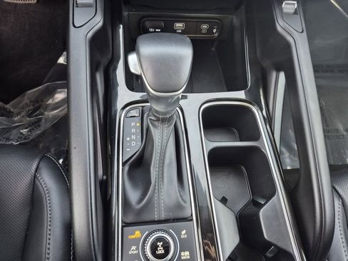 Used 2025 Kia Telluride S image 11