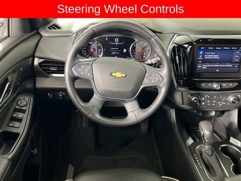 Used 2022 Chevrolet Traverse Premier image 16