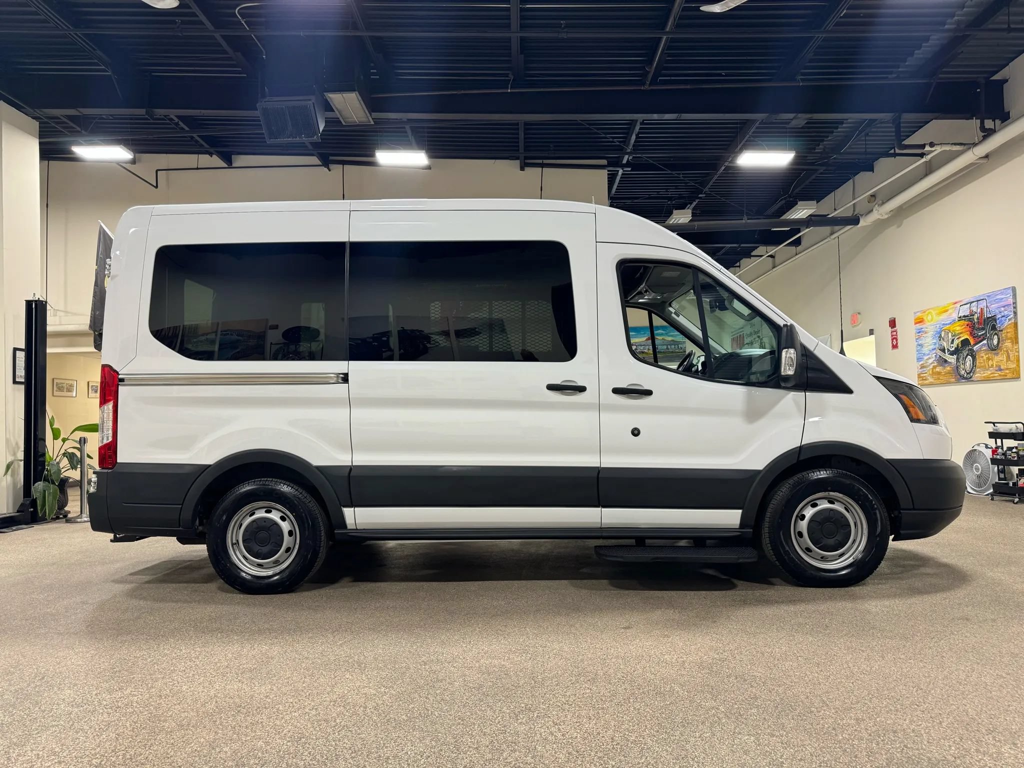 Used 2016 Ford Transit 150 130 Medium Roof RWD image 5