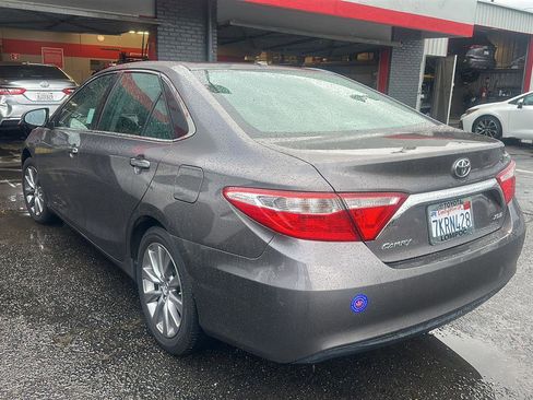 Used 2015 Toyota Camry XLE image 2