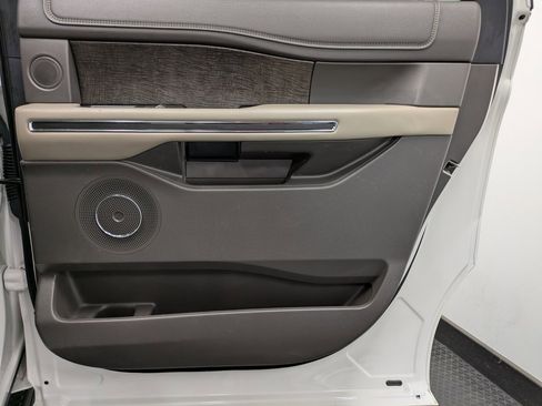 Used 2021 Ford Expedition Max Limited image 24