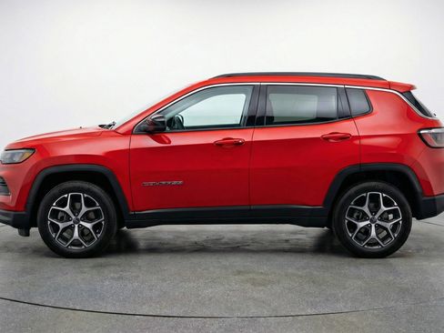 Used 2025 Jeep Compass Limited image 5