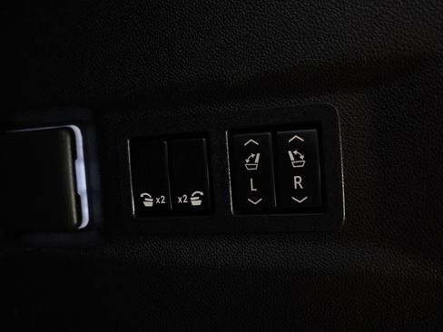 Used 2021 Chevrolet Tahoe LT w/ LT Signature Package image 14