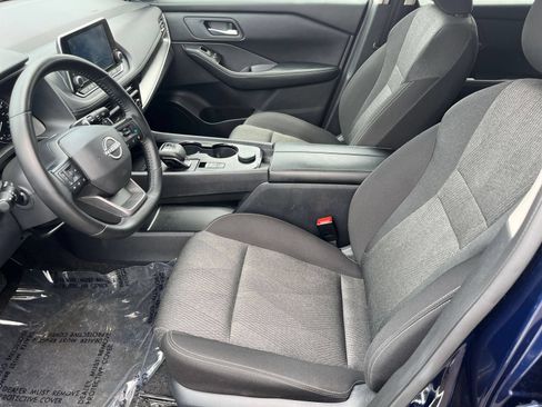 Used 2025 Nissan Rogue SV AWD/4WD image 30