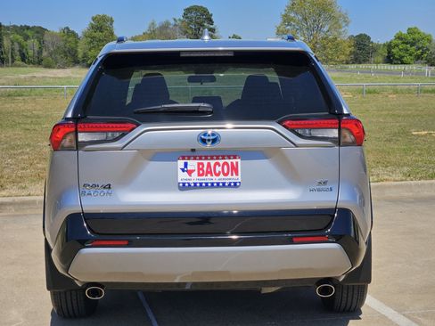 Used 2023 Toyota RAV4 SE AWD/4WD image 5