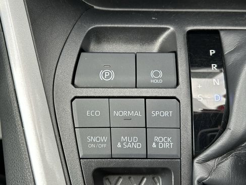 Certified 2025 Toyota RAV4 XLE AWD/4WD image 31