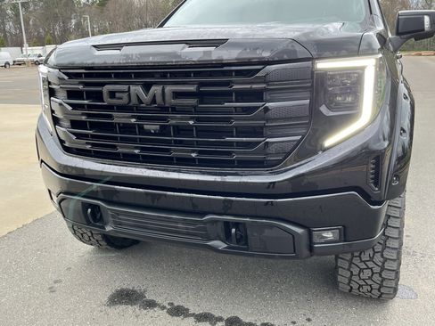 Used 2023 GMC Sierra 1500 Elevation w/ Preferred Package image 11