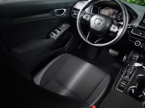 Used 2024 Honda Civic Sport image 2