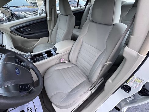 Used 2011 Ford Taurus SE image 17